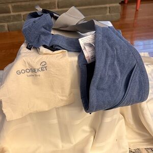 Gooseket Toddler Sling in Blue